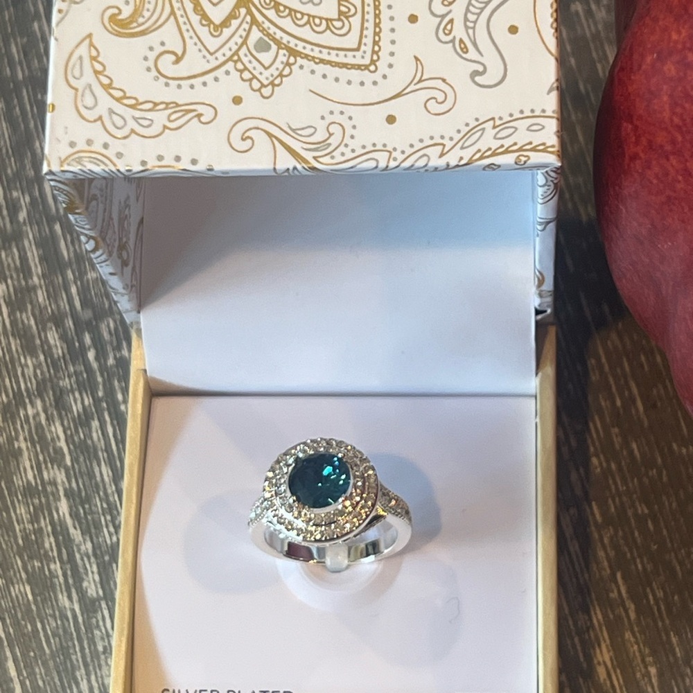 Silver-Tone Pavé & Color Crystal Solitaire Ring/size 7 - Picture 4 of 15